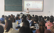 外国语学院举办“跨境新方向，外贸新丝路”就业育人讲座