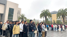 国旗下的思政课|社会学院举行“向国旗敬礼”升旗仪式