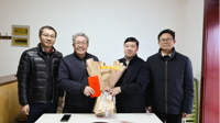 传递组织温暖 共话发展新篇校领导春节前夕开展走访慰问活动