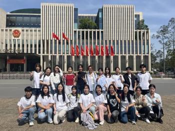 贵州民族大学东盟人文学院赴越交流学生参加国家领导人访问越南期间志愿服务活动