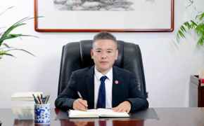 龚维