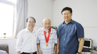 向老党员致敬 贵州民族大学校领导七一前夕慰问离退休老同志