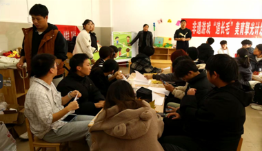 感受非遗的脉搏：当“长毛”邂逅扎染