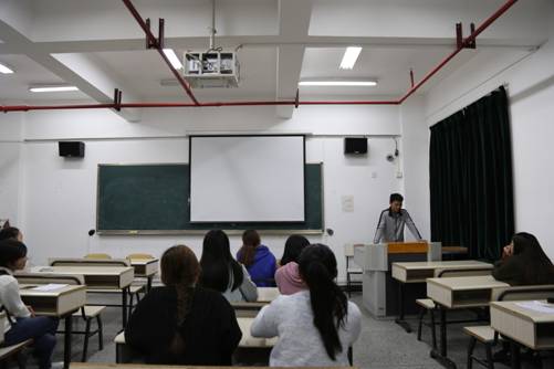 同学们进行抢答环节
