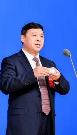 委员通道｜吕国富：一块黑磷，有望撬动千亿级产业