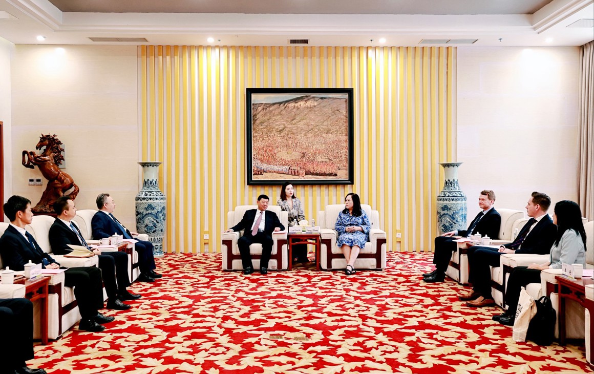 深化两校合作共促联合学院高质量发展英国林肯大学代表团访问贵州民族大学